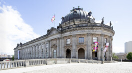 Serve and Volley is a Cologne-based graphic and interaction design studio by Klaus Neuburg and Simon Roth.