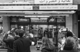 Serve and Volley is a Cologne-based graphic and interaction design studio by Klaus Neuburg and Simon Roth.